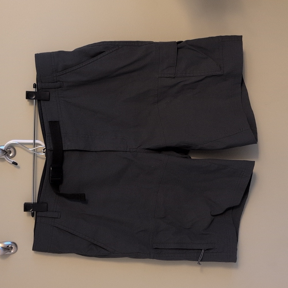 Columbia Men's Charcoal Cargo Shorts